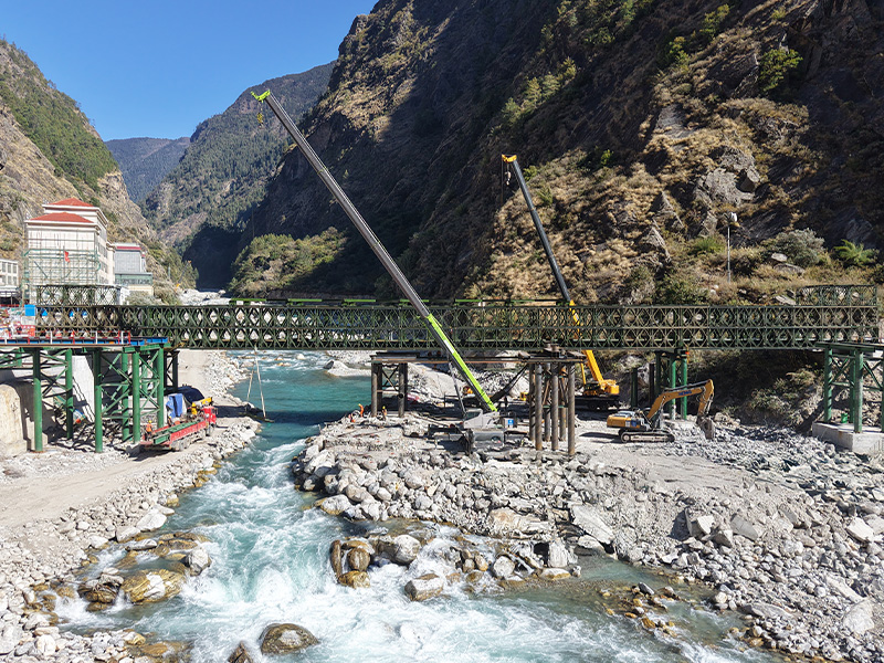 Jilong Port Lifeline-brug in Nepal