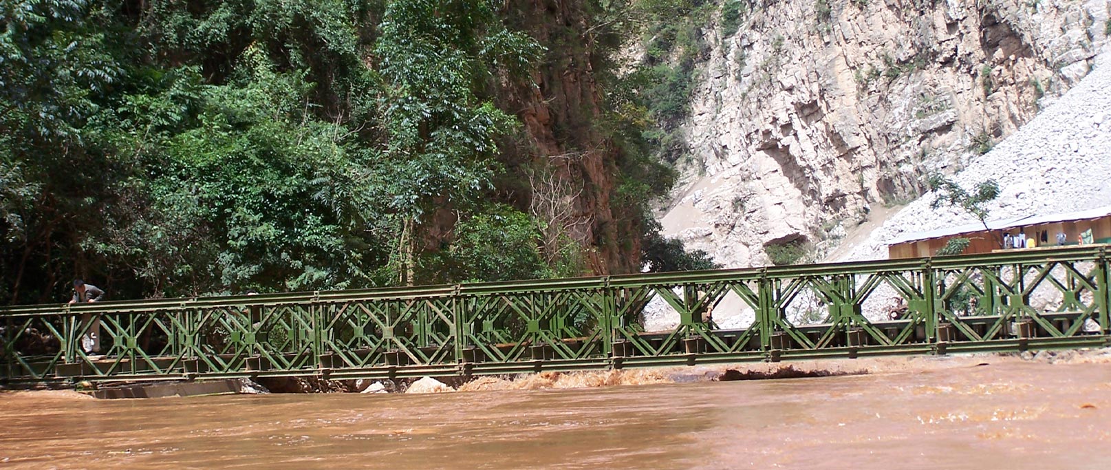 Pudu rivier stalen brug in Luquan County, Yunnan