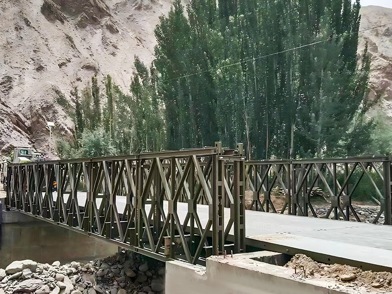 CB 100 Baileybrug Dubbelrijige, enkellaags geschilderde Baileybrug